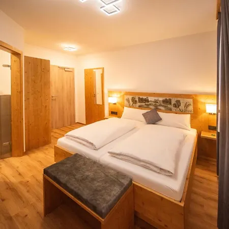 Rotes Ross Inn Eckental